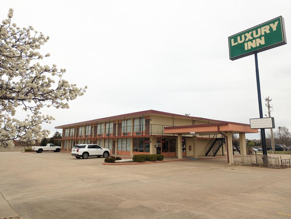 Luxury Inn Mustang 外观 照片