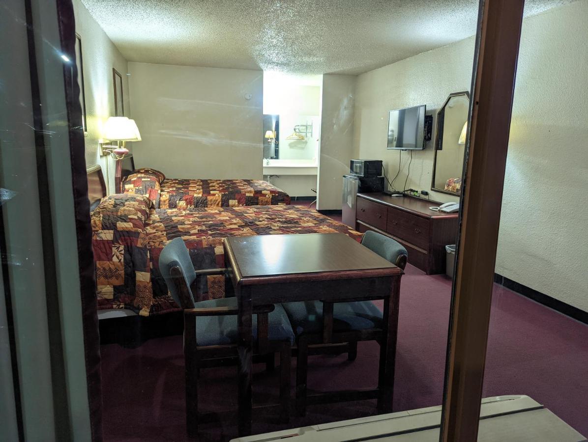 Luxury Inn Mustang 外观 照片